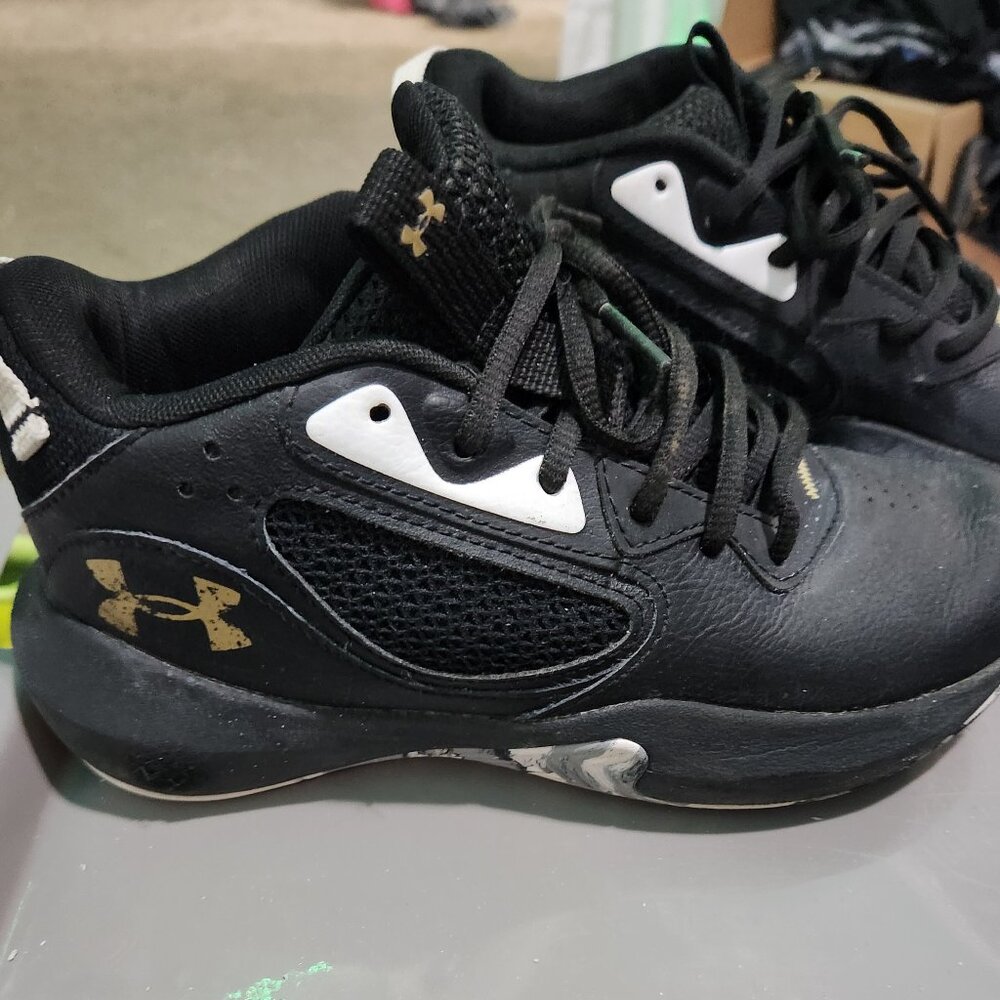 Boys shoes